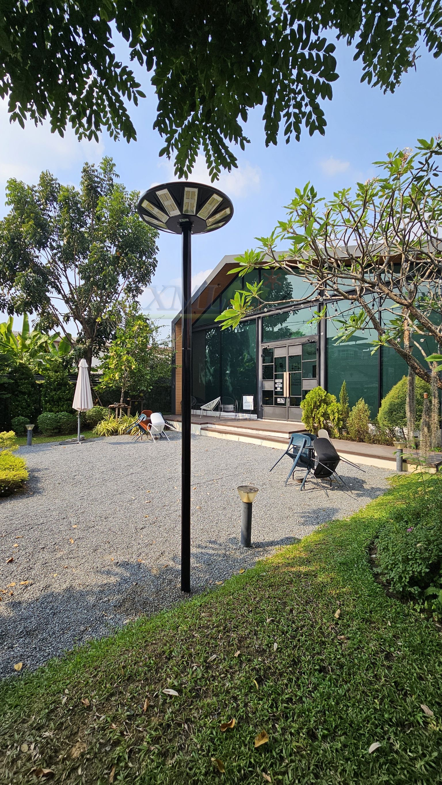 โคมไฟโซล่าเซลล์ UFO ทรงกลม (ขนาดใหญ่สุด 75 ซม.) (เปิดได้ 3 แสง) รุ่น MD-SLT38-500W