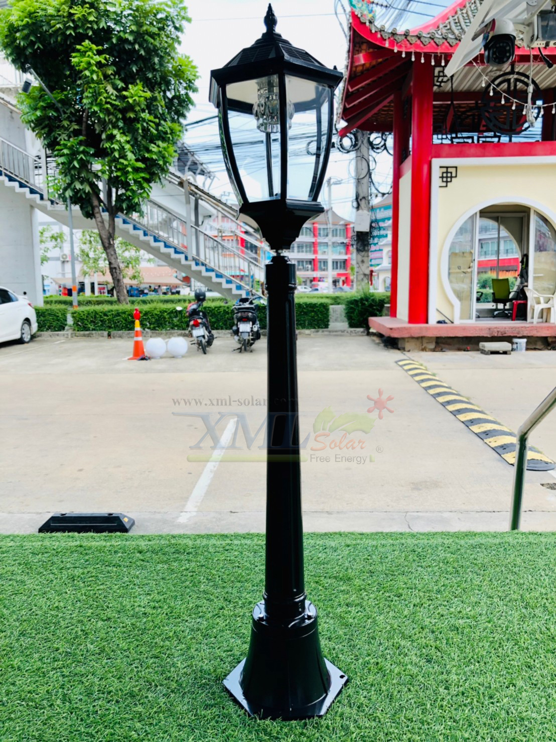 ไฟตั้งพื้นโซล่าเซลล์ ทรงยุโรป สูง 110 ซม. (เปิดได้ 2 แสง)