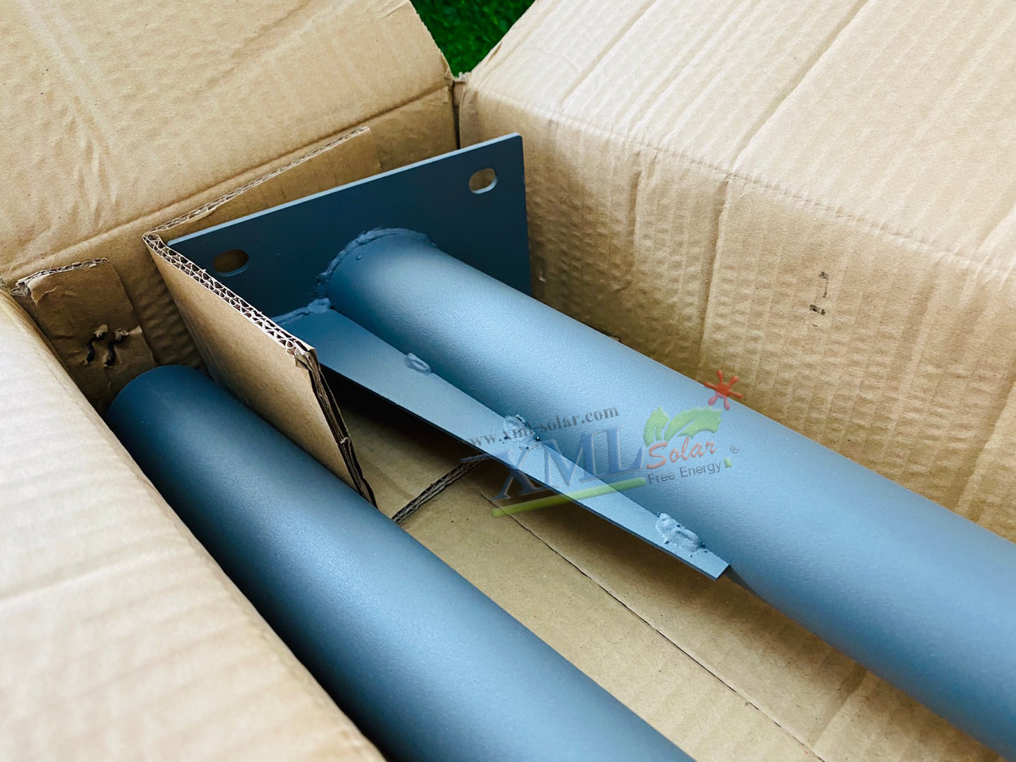 ขาเหล็ก ยึดไฟถนน ความยาว 1 ม. (เหล็กชุบสีเทา)(1 แถม 1)