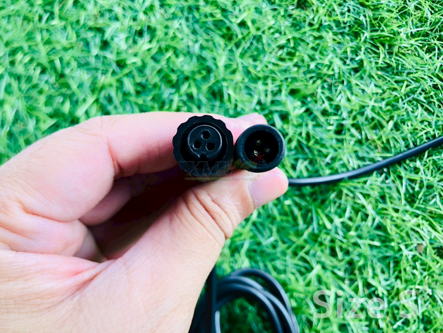 โคมไฟตั้งพื้นโซล่าเซลล์ รุ่น TC-11838 (แสงขาว + เหลืองวอมไวท์)