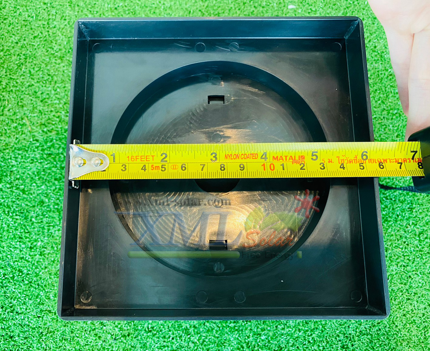 โคมไฟหัวเสาโซล่าเซลล์ ทรงสี่เหลี่ยม รุ่นใหม่ (เเสง : เหลืองวอมไวท์)