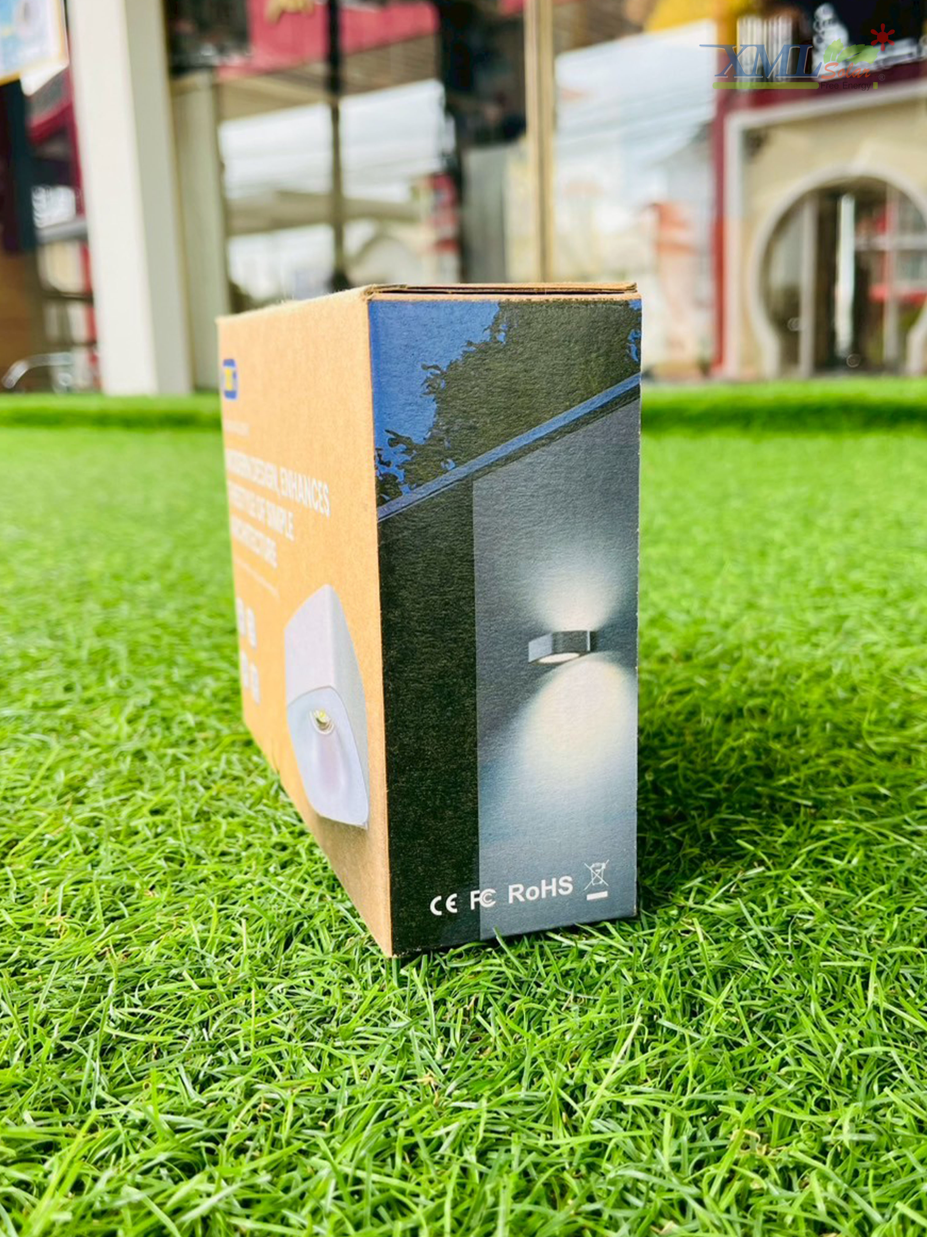 โคมไฟติดผนังโซล่าเซลล์ รุ่น LSXML-243 (เเสง : คลูไวท์)