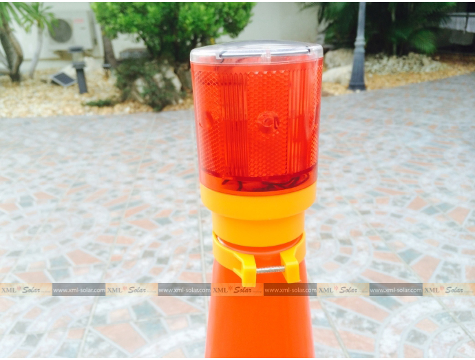 ไฟเตือนกรวยจราจร ฉุกเฉิน พลังงานเเสงอาทิตย์ (เเสง : สีเเดง)