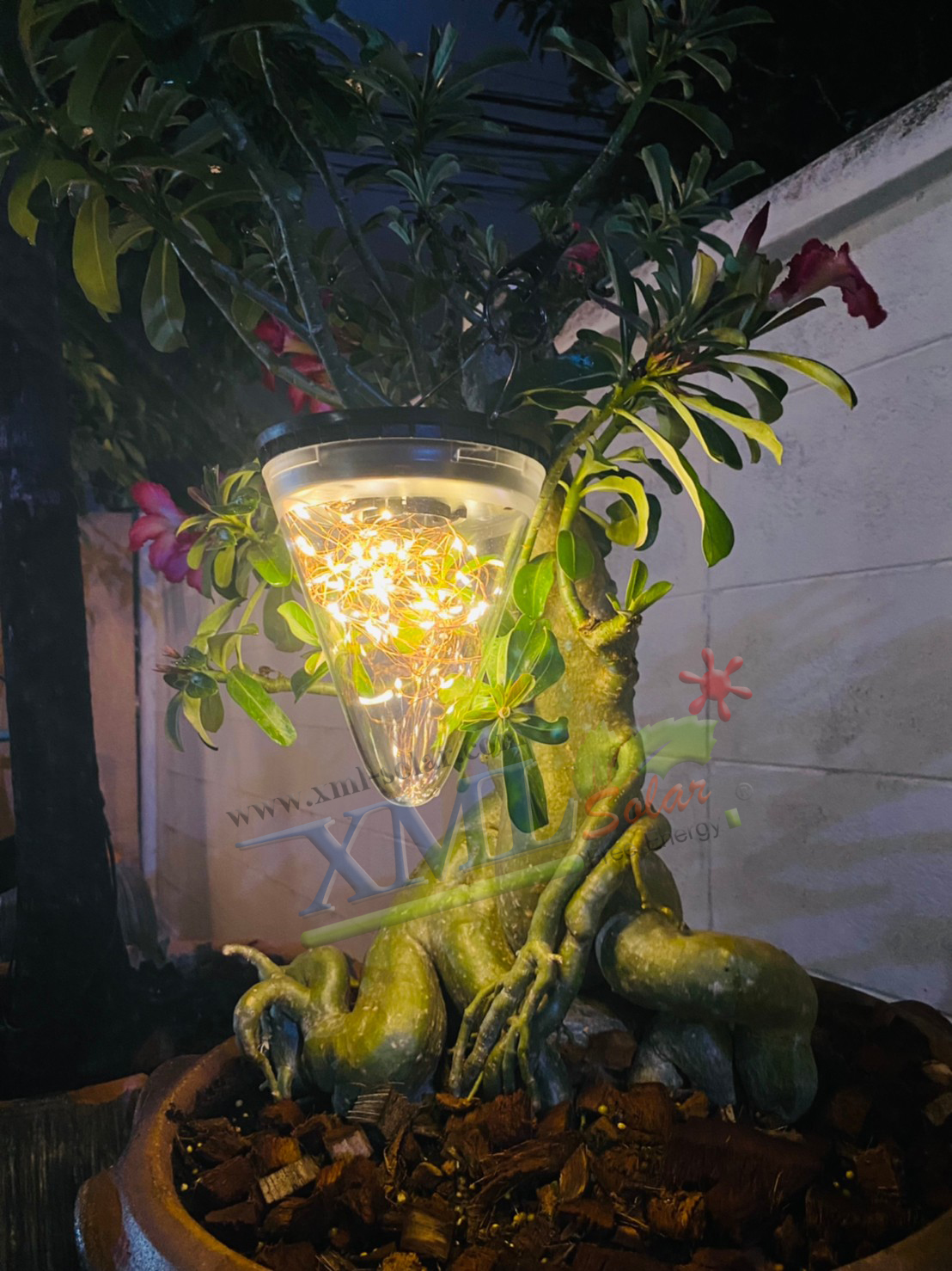 โคมไฟห้อยโซล่าเซลล์ ทรงกรวย รุ่น เม็ดChip (เปิดได้ 3 ฟังก์ชั่น) (แสง : เเหลืองวอมไวท์)