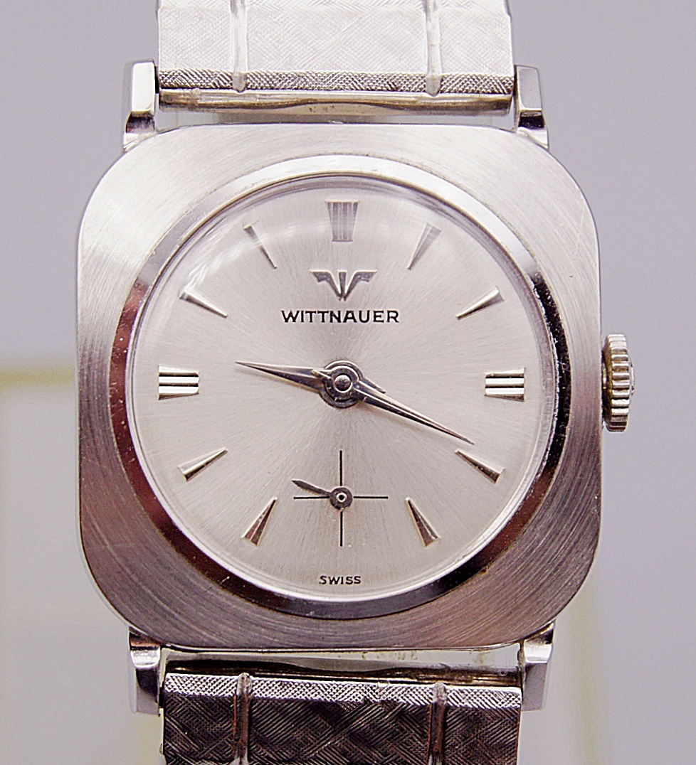 นาฬิกาเก่า WITTNAUER BY LONGINES ไขลานสองเข็มครึ่ง