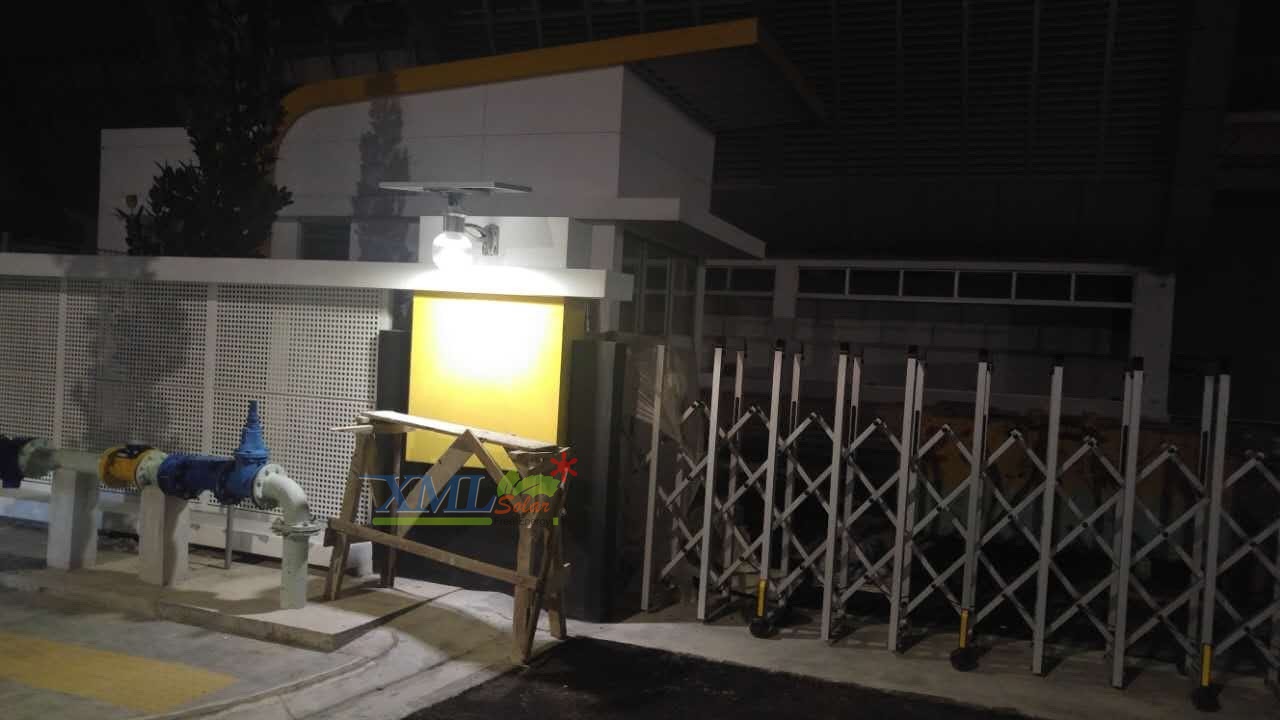 โคมไฟโซล่าเซลล์อัจฉริยะ ทรงโคมกลม รุ่น 40 Watt Monocrystalline 1 แถม 1