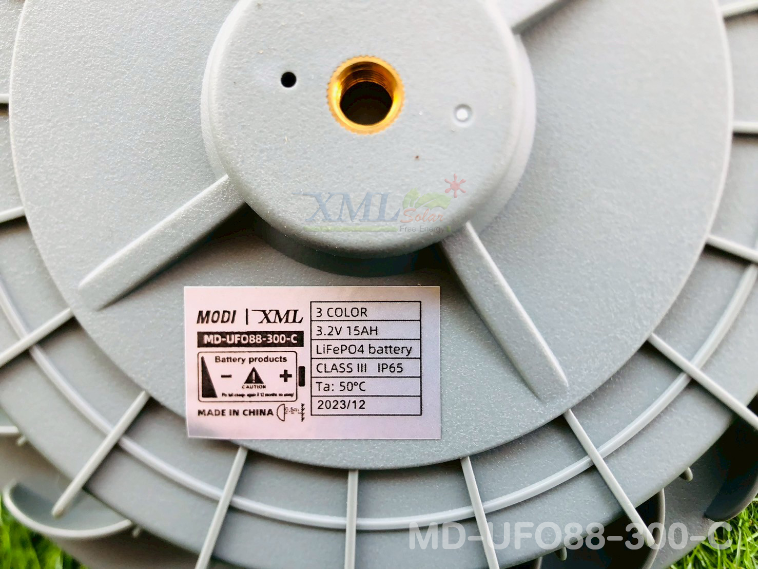 โคมไฟโซล่าเซลล์ ติดเพดาน MD-UFO88 รุ่น C (เปิดได้ 3 แสง)