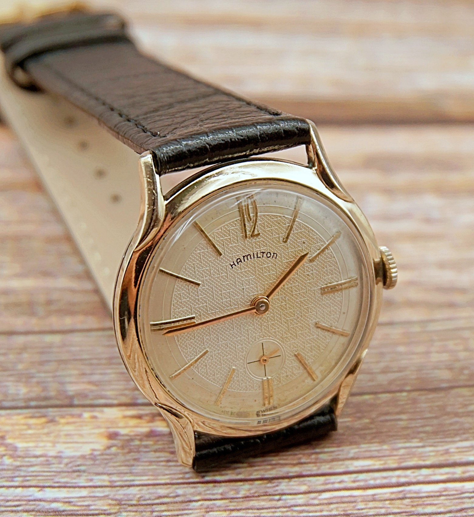 นาฬิกาเก่า HAMILTON ไขลานสองเข็มครึ่ง