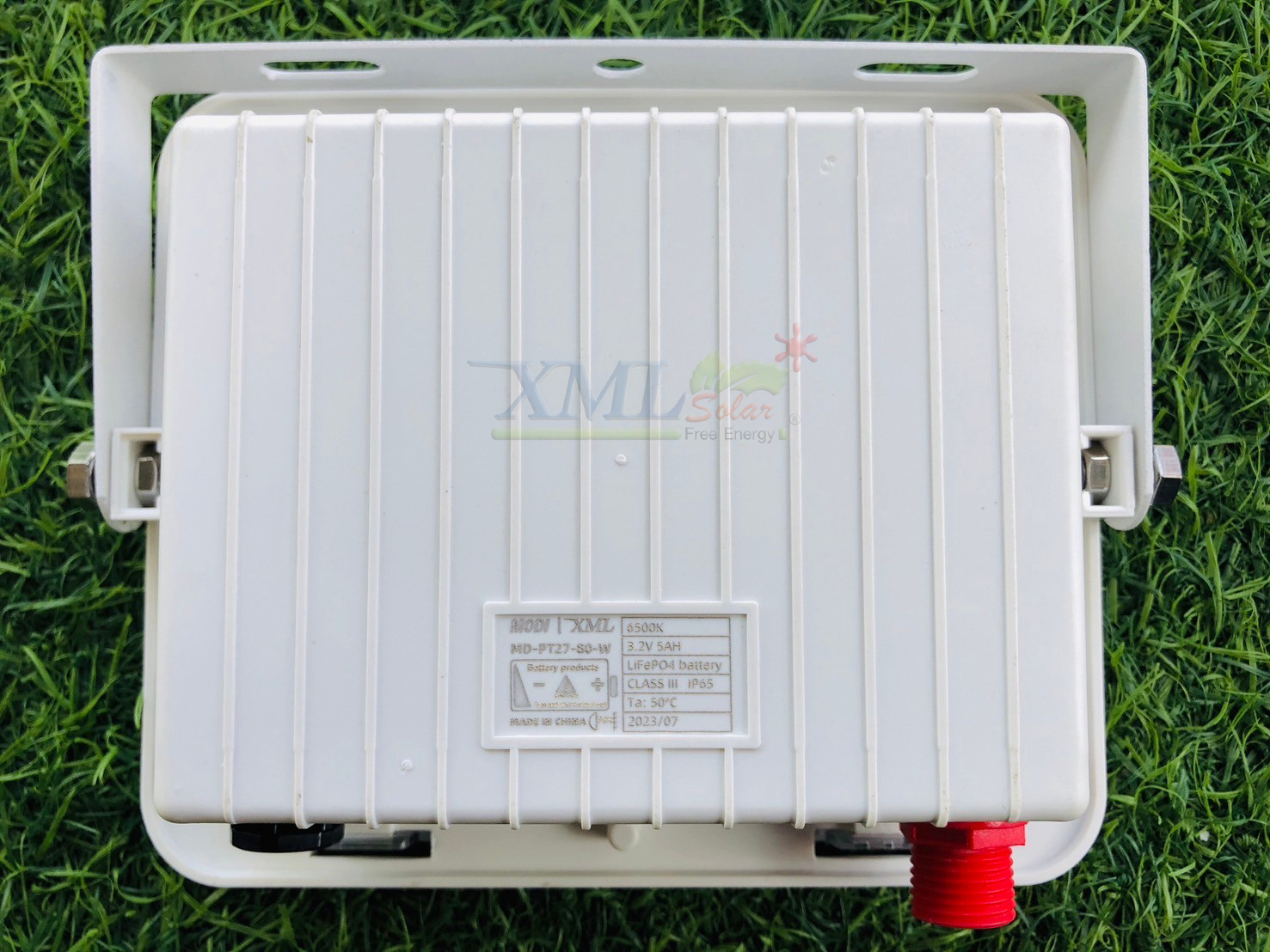 ไฟสปอตไลท์โซล่าเซลล์ รุ่น MD-PT27 (แสง : ขาว) แถมฟรี!! ไฟโซล่าเซลล์แบบพกพา รุ่น MD-EWL01-A