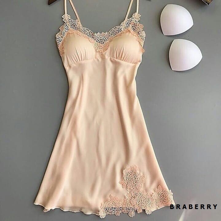 ชุดนอนสายเดี่ยวผ้าซิลค์ซาติน คอวีแต่งลูกไม้เนื้อนิ่มใส่สบายไม่คัน มีฟองน้ำถอดออกได้ มี 4 สี ดำ เทา แดง เนื้อ ราคาส่ง 3 ชิ้น คละแบบได้ชุดละ 350 บาท