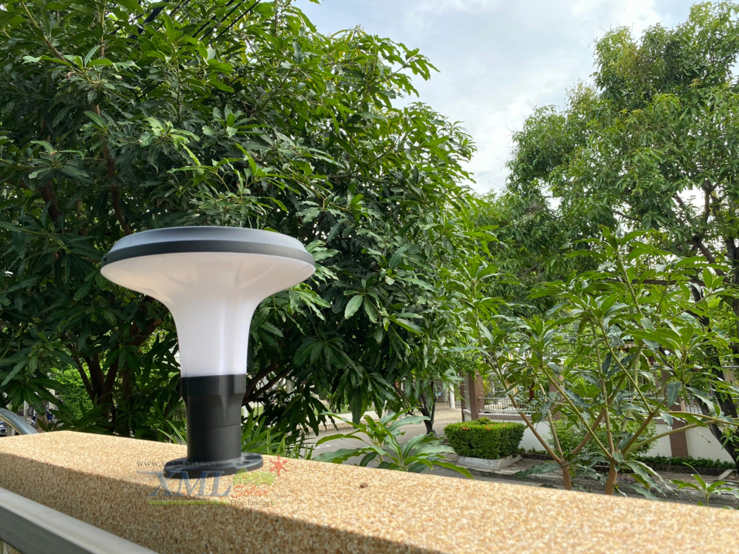 ไฟหัวเสาโซล่าเซลล์ ทรง Plaza 12 Super SMD LED (เเสง : ขาว)