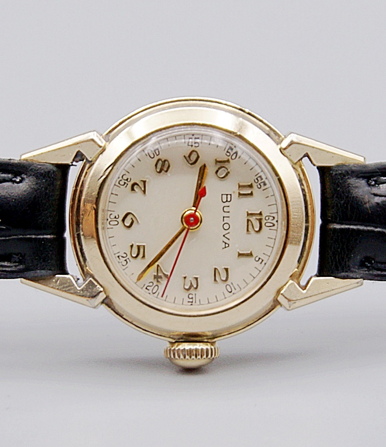 นาฬิกาเก่า BULOVA ไขลาน (นาฬิกาสุภาพสตรี)