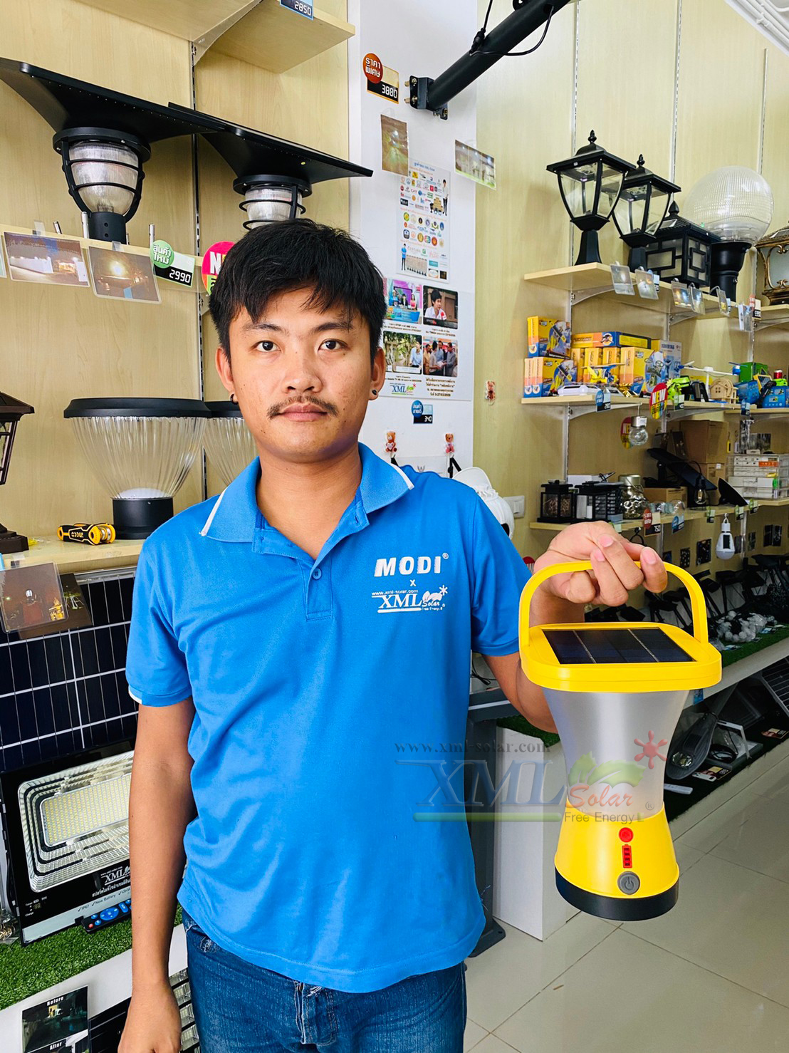 โคมไฟตะเกียงโซล่าเซลล์ (สีเหลือง) (แสง : ขาว)