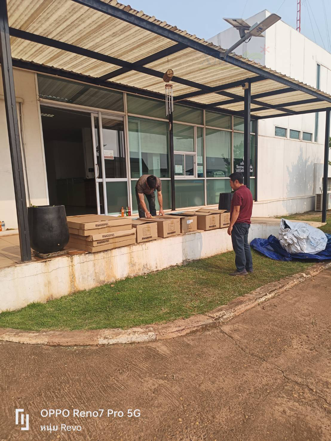 โคมไฟถนนโซล่าเซลล์ 400W รุ่น MD-SLT30-400W (แสง : ขาว)