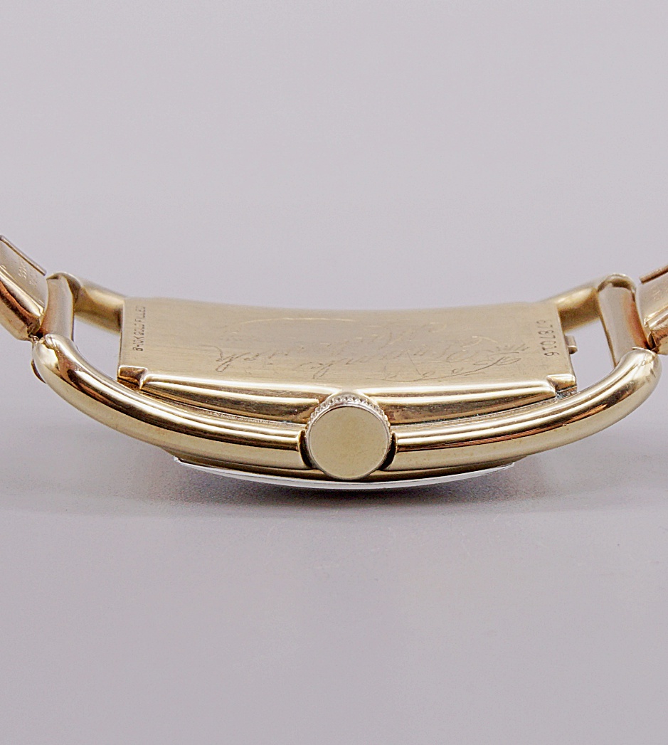 นาฬิกาเก่า BULOVA ไขลานสองเข็มครึ่ง พร้อมกล่อง