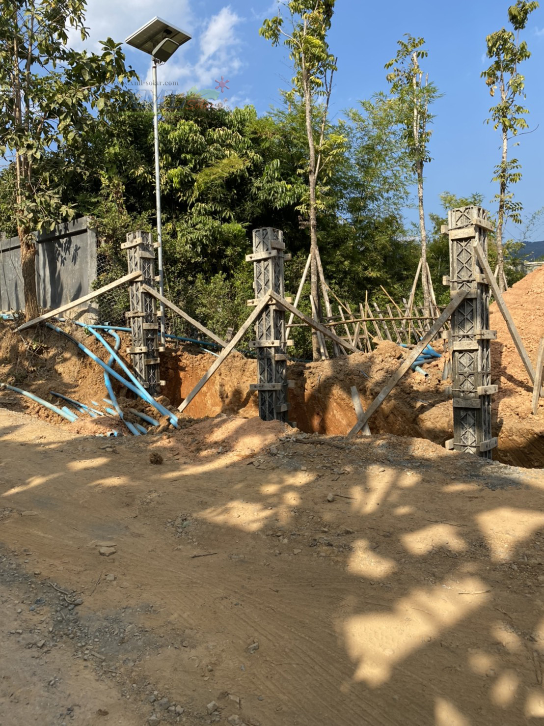 ไฟสปอตไลท์โซล่าเซลล์ 6500 Lumens. ไซต์ใหญ่ (เเสง : เหลืองวอมไวท์)