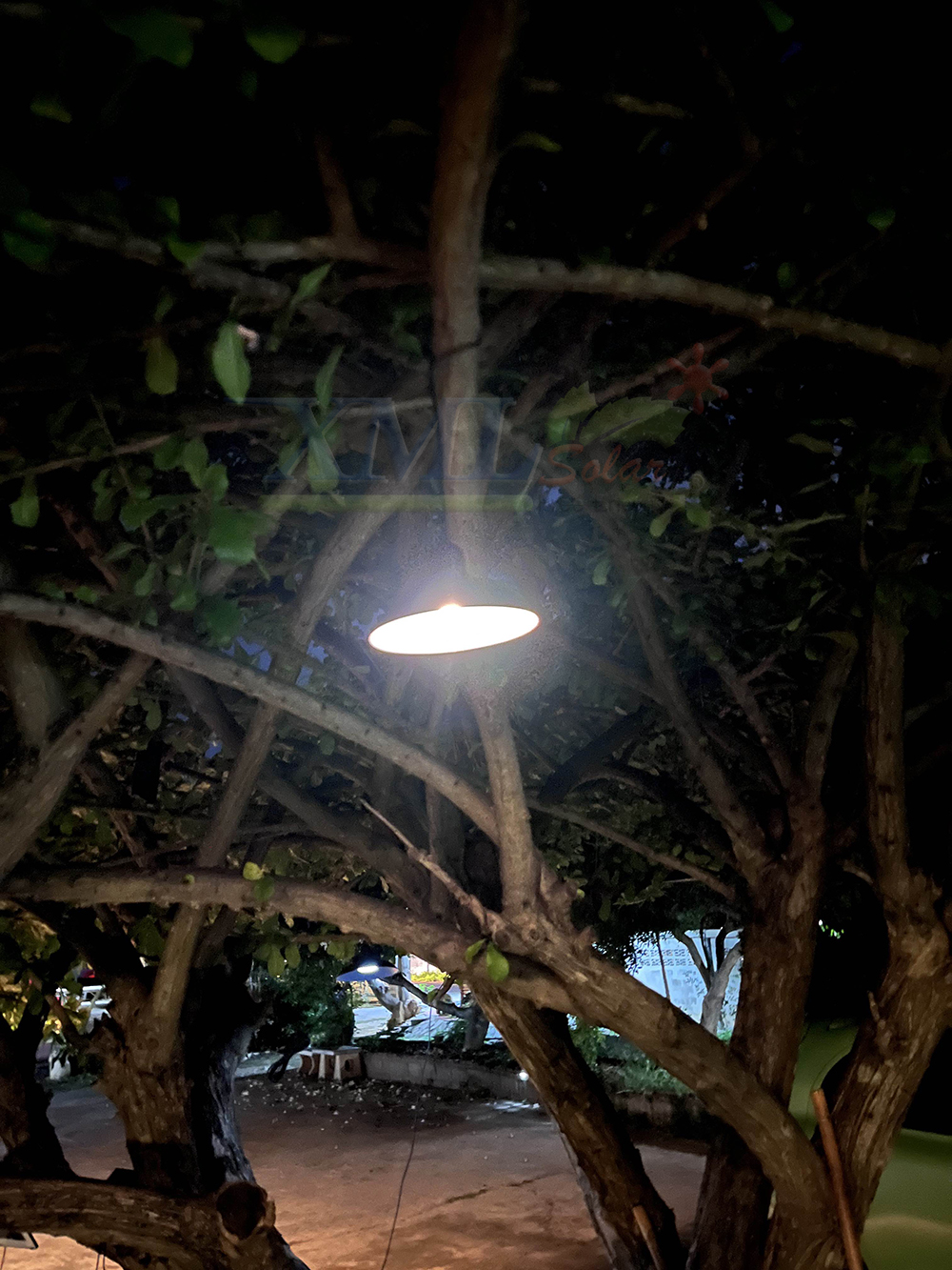 โคมไฟโซล่าเซลล์ ติดเพดาน รุ่นโคมวินเทจ 150 Lumen (แสง เหลืองวอมไวท์)