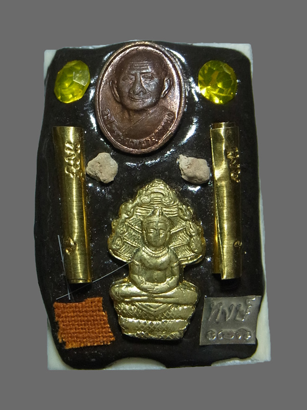 พระสมเด็จ9ชั้น หลวงปู่หงษ์ วัดเพชรบุรี ปี2555