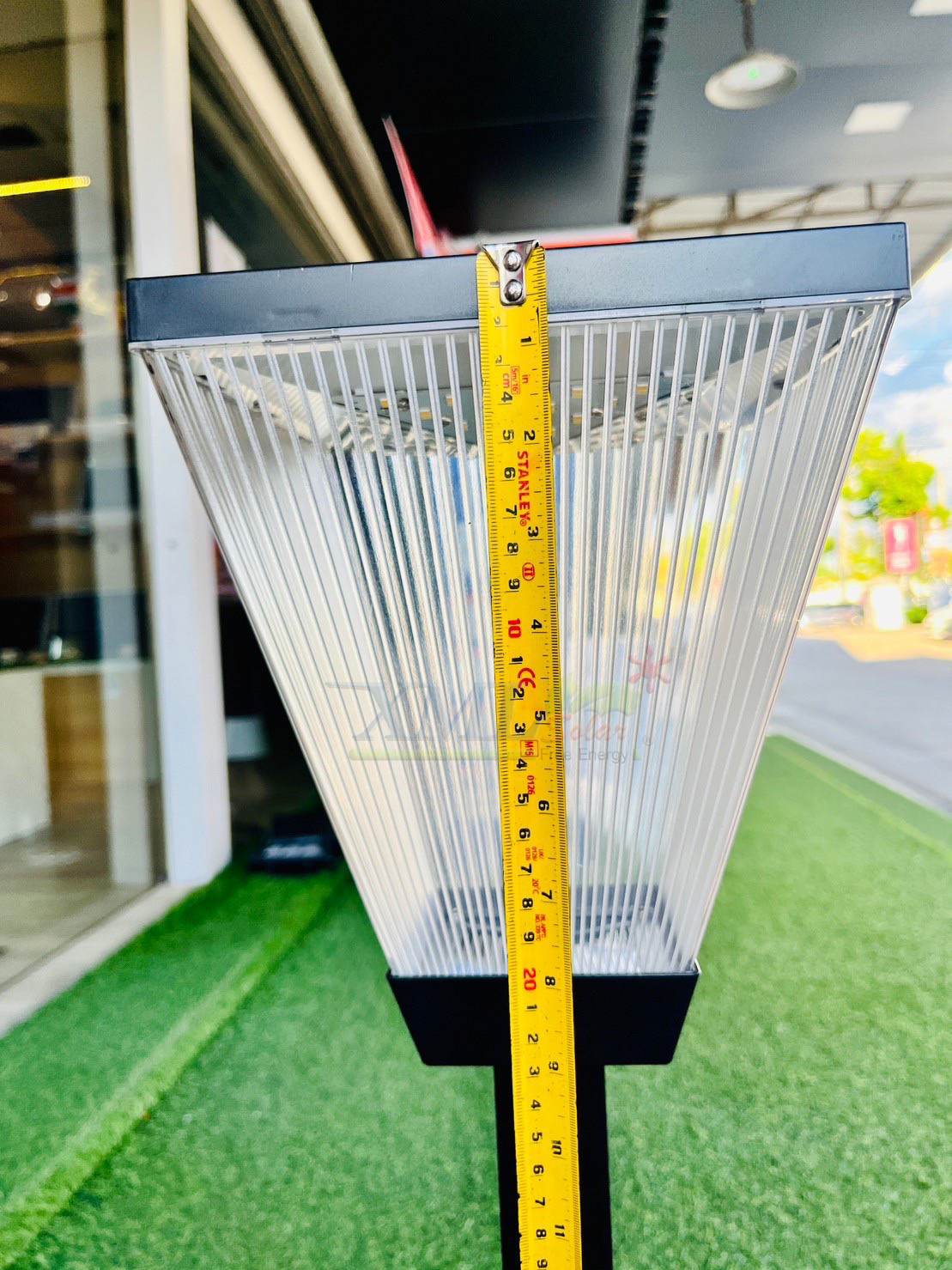 ไฟตั้งพื้นโซล่าเซลล์ ทรงเหลี่ยมสูง 60 ซม. (เปิดได้ 2 แสง)