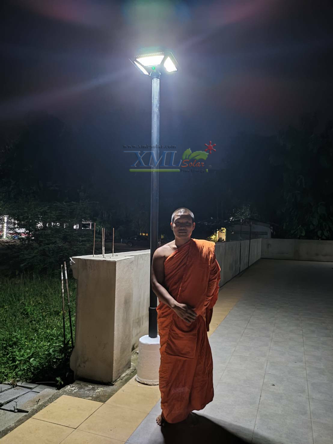 โคมไฟ UFO ทรงสี่เหลี่ยม รุ่น Modi x XML + ระบบ Motion รุ่น 300w (เปิดได้ 3 แสง)