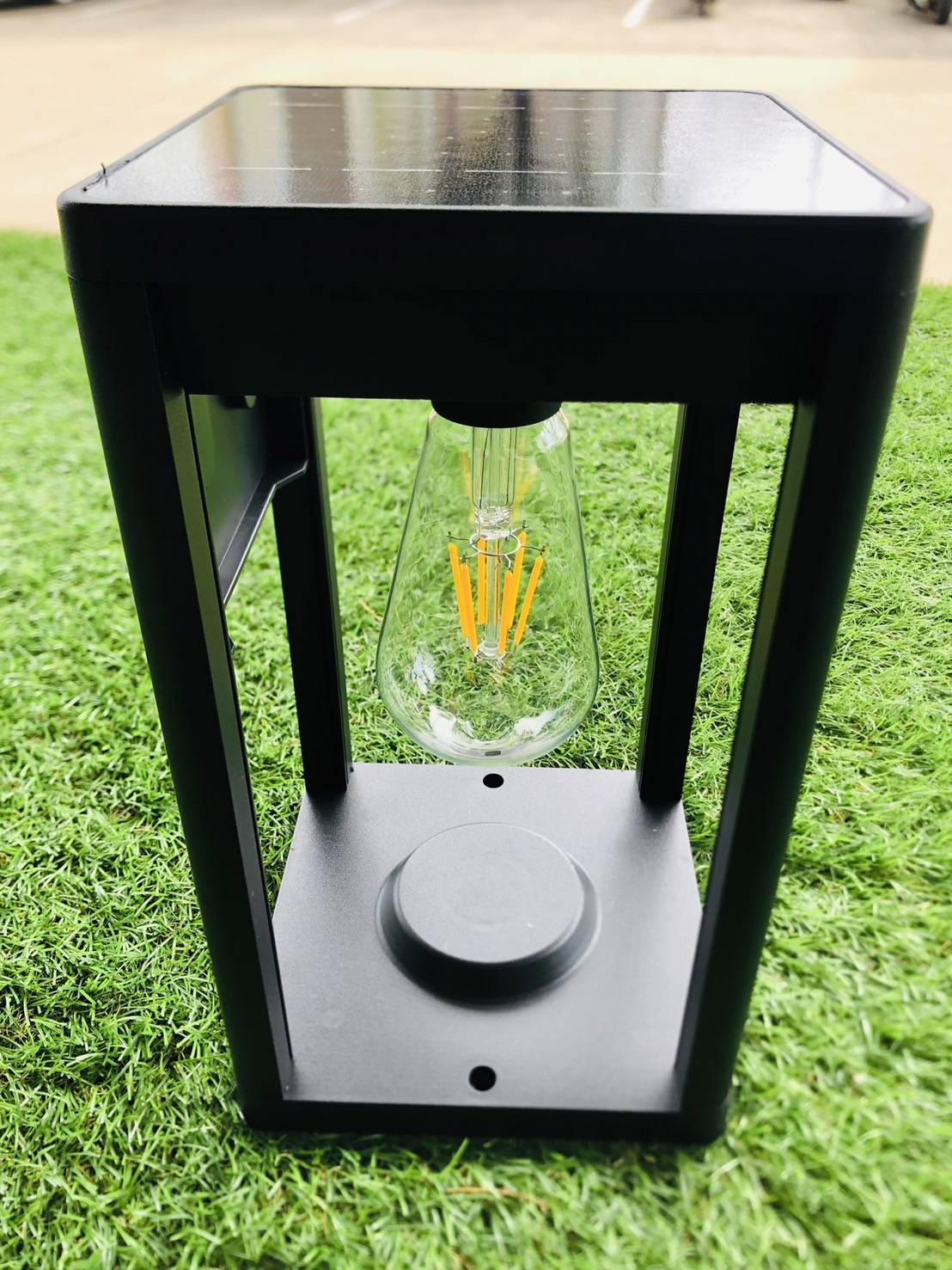 โคมไฟติดผนังโซล่าเซลล์ หลอดไส้ รุ่น TB-283 (แสง : เหลืองวอมไวท์)