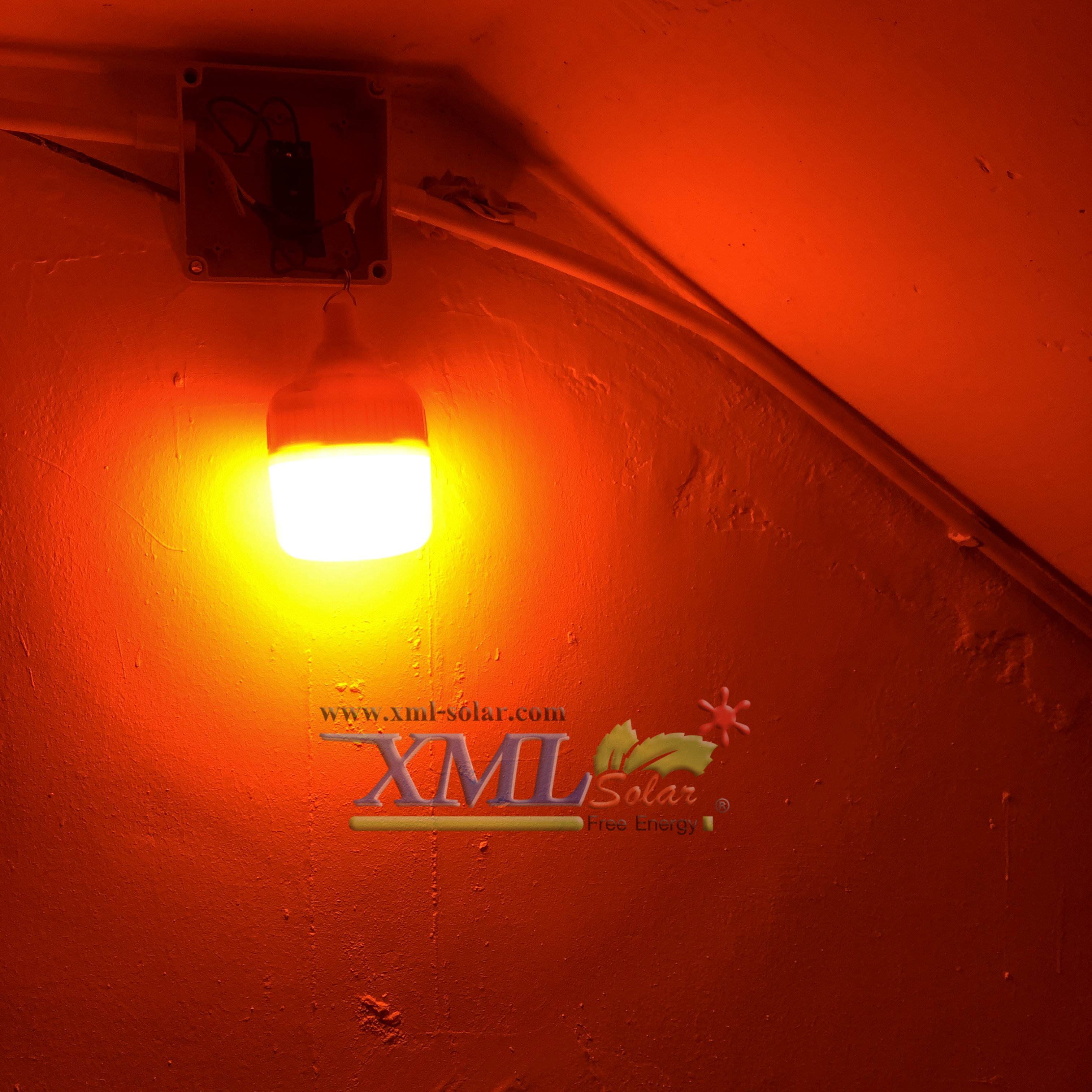 ไฟตุ้มโซล่าเซลล์ชนิดไล่ยุง รุ่น 150w (แสงสีส้ม)(แผงใหญ่)