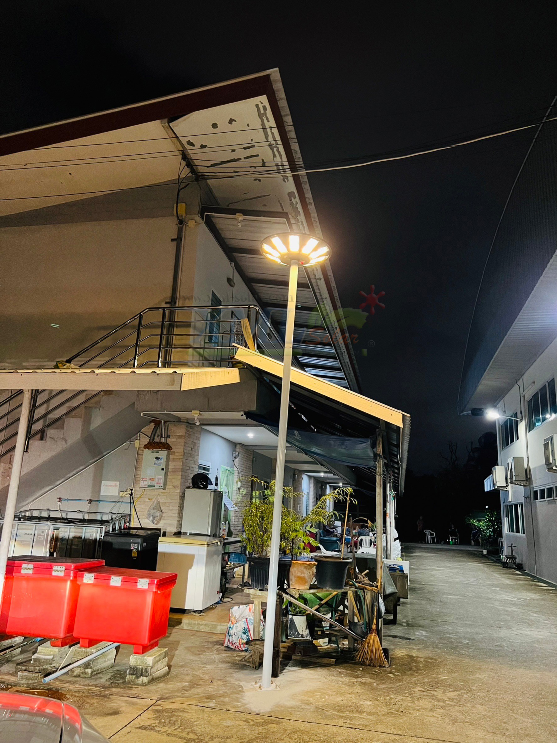 โคมไฟโซล่าเซลล์ UFO ทรงกลม (ขนาดใหญ่สุด 75 ซม.) (เปิดได้ 3 แสง) รุ่น MD-SLT38-500W