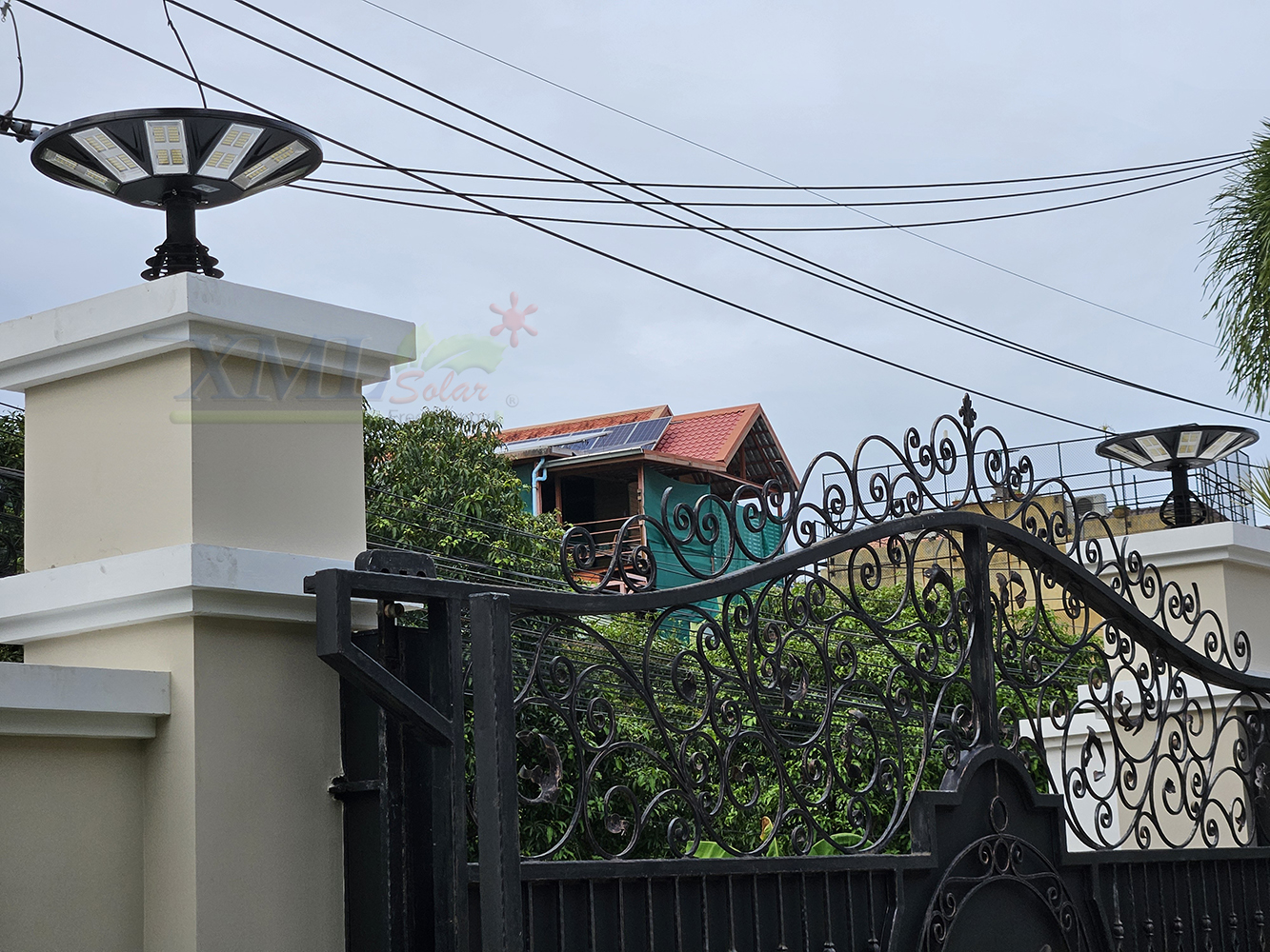 โคมไฟโซล่าเซลล์ UFO ทรงกลม (ขนาดใหญ่สุด 75 ซม.) (เปิดได้ 3 แสง) รุ่น MD-SLT38-500W