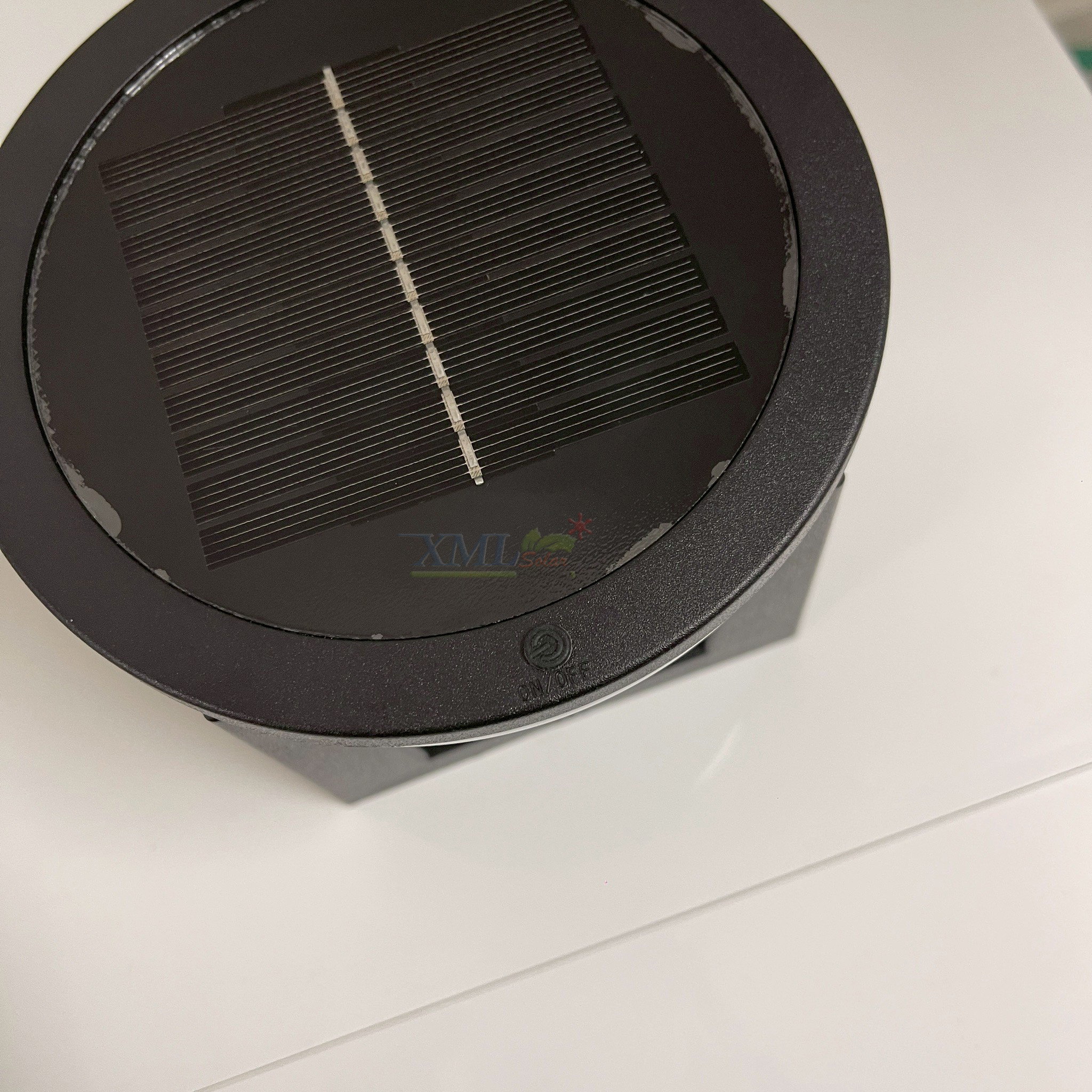 โคมไฟหัวเสาโซล่าเซลล์ Solar LED Pillar รุ่น LSXML-208 (เปิดได้ 3 แสง)