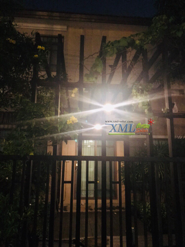 โคมไฟโซล่าเซลล์ ติดเพดาน รุ่นโคมวินเทจ สีดำ (แสง เหลืองวอมไวท์)