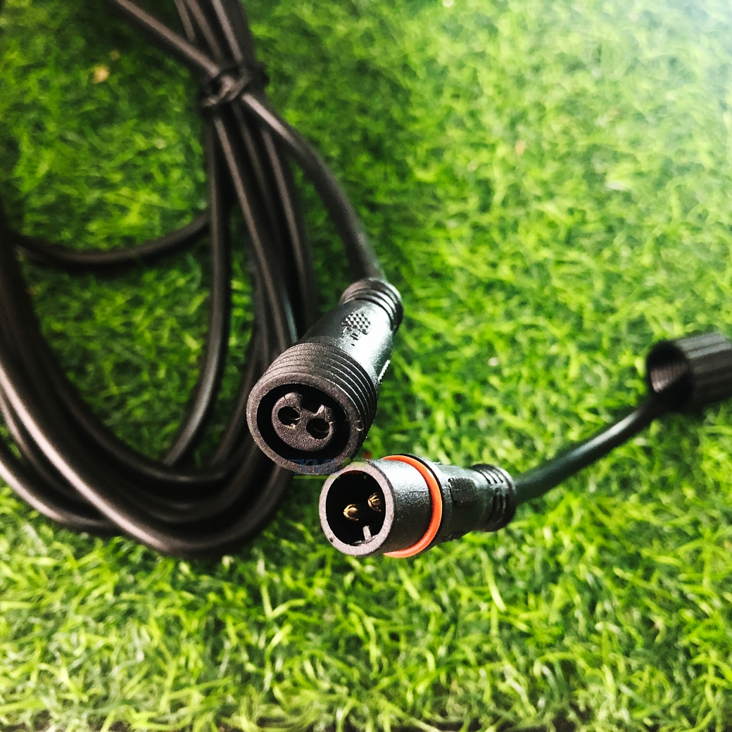 ไฟสปอตไลท์โซล่าเซลล์ 30 Watt กล่องสีน้ำตาล (เปิดได้ 3 แสง)