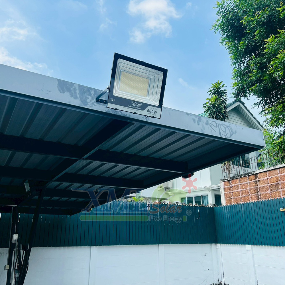 ไฟสปอตไลท์โซล่าเซลล์ 500 Watt กล่องสีน้ำตาล (เปิดได้ 3 แสง)