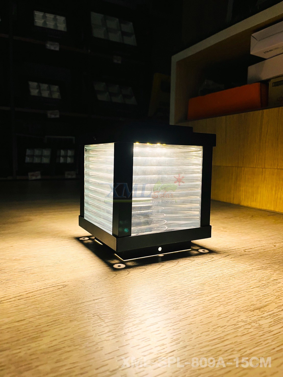 โคมไฟหัวเสาโซล่าเซลล์ รุ่น SPL-809 (เปิดได้ 3 แสง)