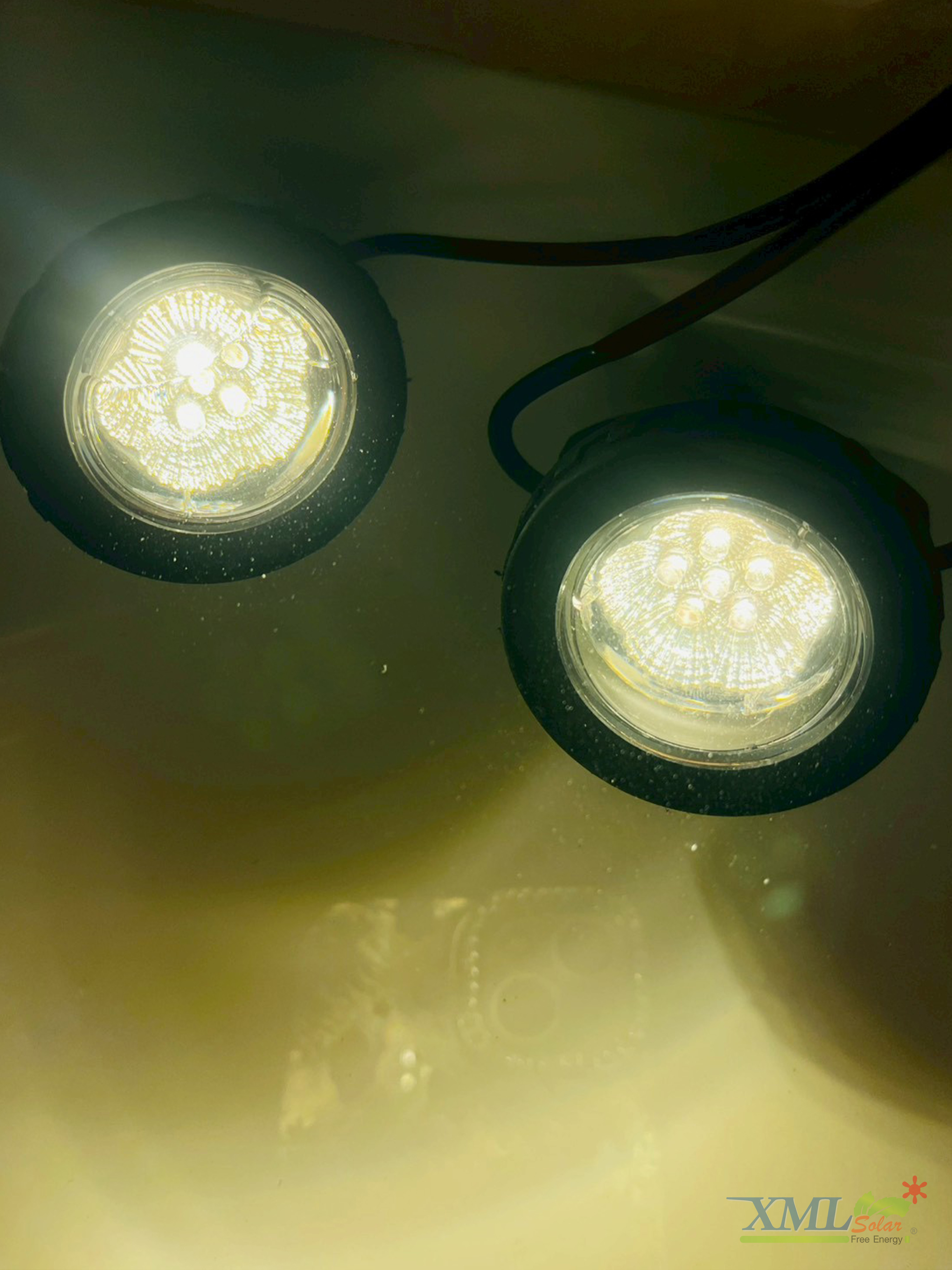 ไฟโซล่าเซลล์ส่องใต้น้ำ 6 LED รุ่น 2 หัว