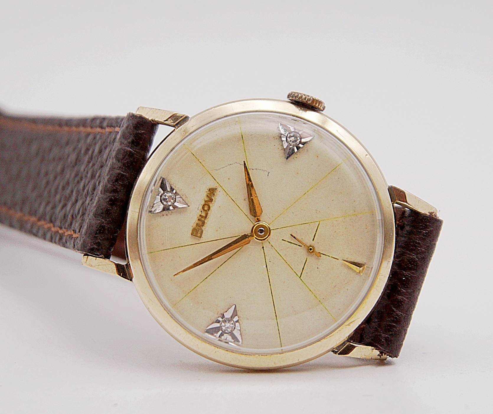 นาฬิกาเก่า BULOVA ไขลานสองเข็มครึ่ง