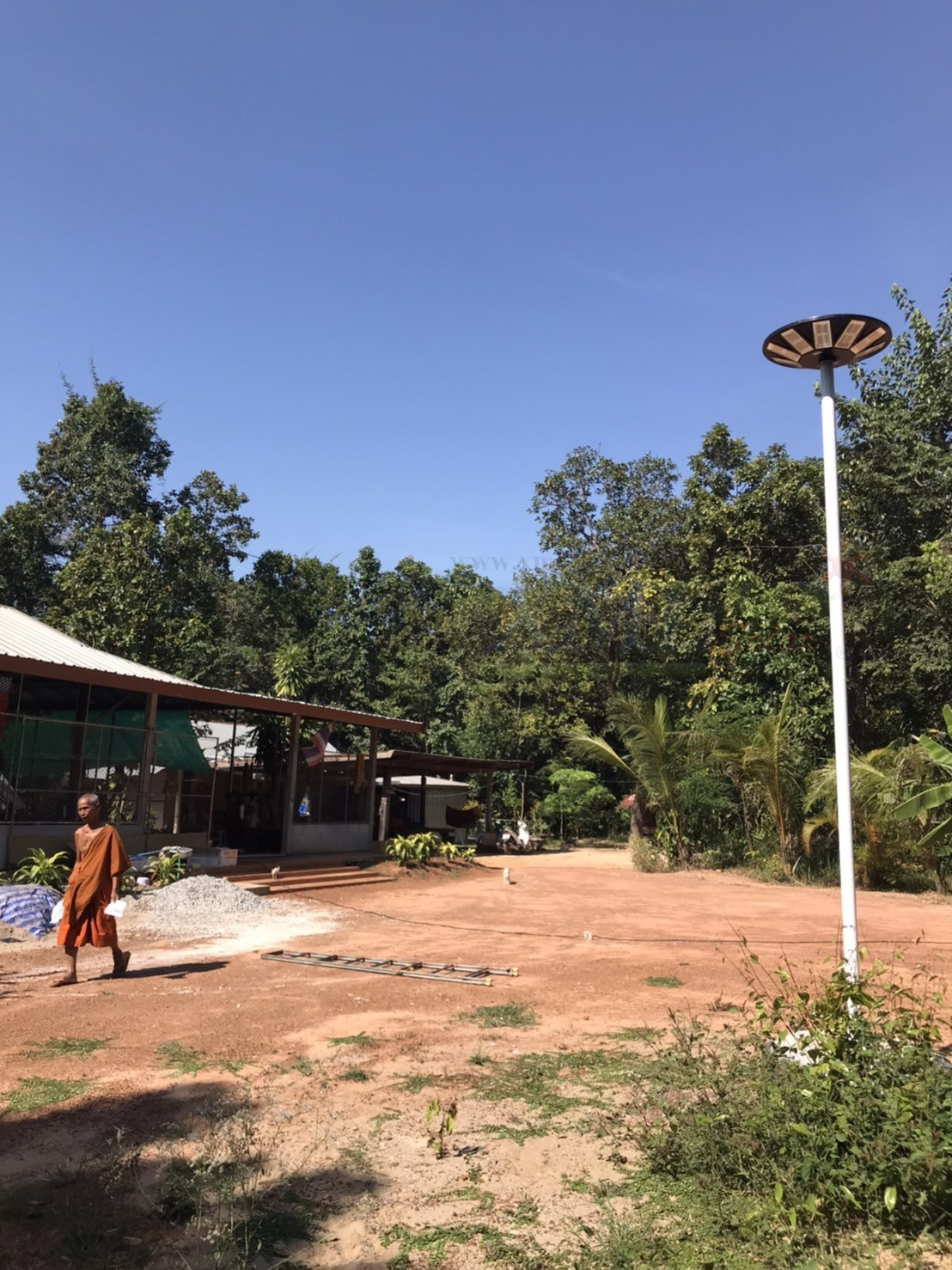 โคมไฟโซล่าเซลล์ UFO ทรงกลม (ขนาดใหญ่สุด 75 ซม.) (เปิดได้ 3 แสง) รุ่น MD-SLT38-500W