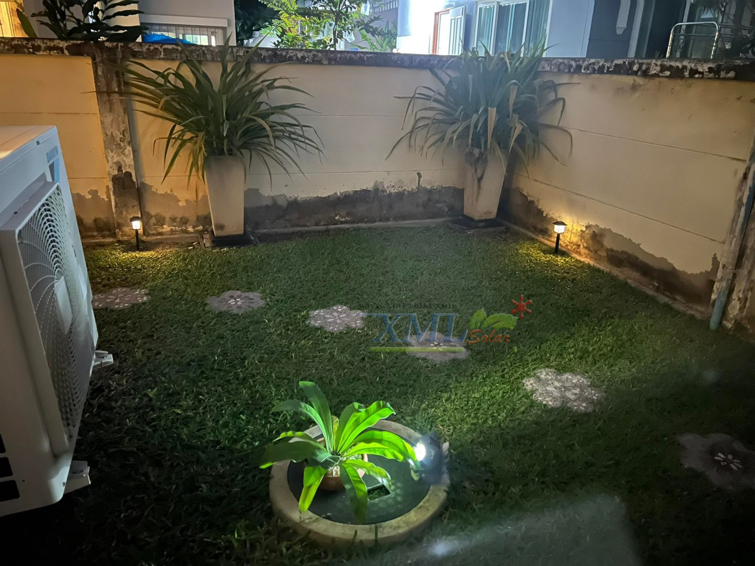ไฟปักสนามโซล่าเซลล์ ทรงญี่ปุ่น 1 led (แสง : เหลืองวอมไวท์) (1 เเถม 1)