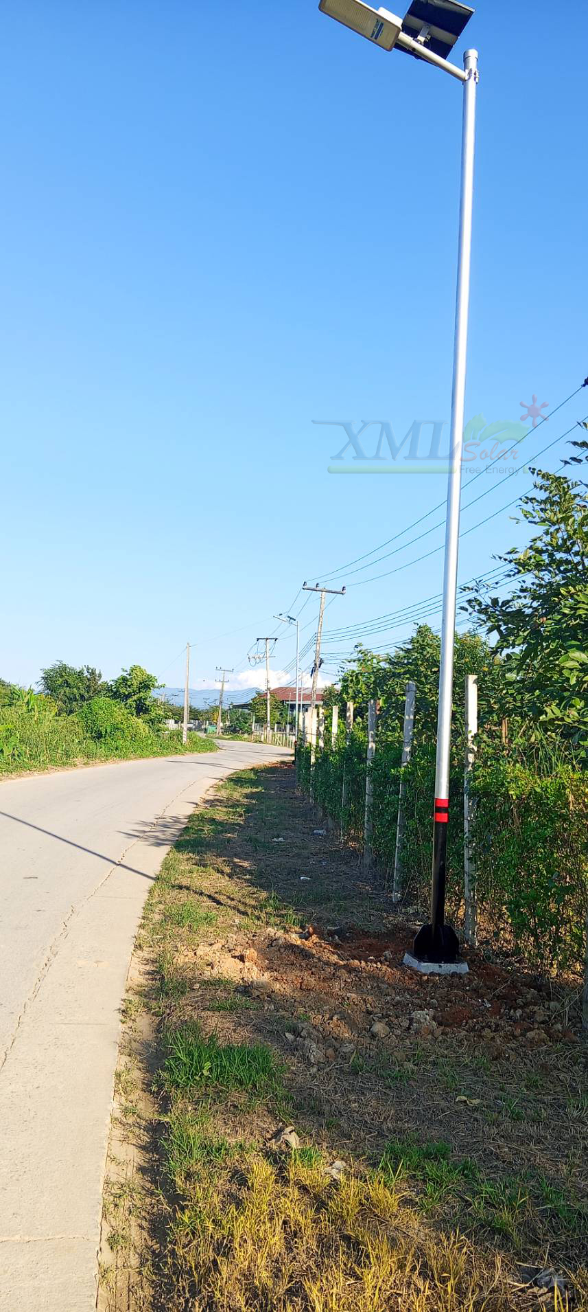 โคมไฟถนนโซล่าเซลล์ 600W รุ่น MD-SLT30-600W (แสง : ขาว)