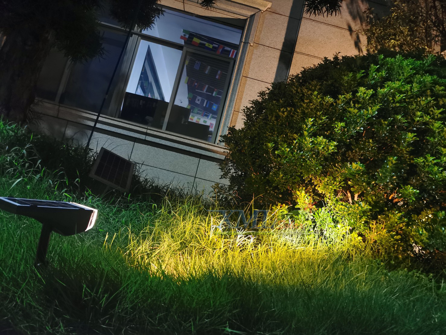 สปอร์ตไลท์ปักสนามโซล่าเซลล์ รุ่น SSL-001