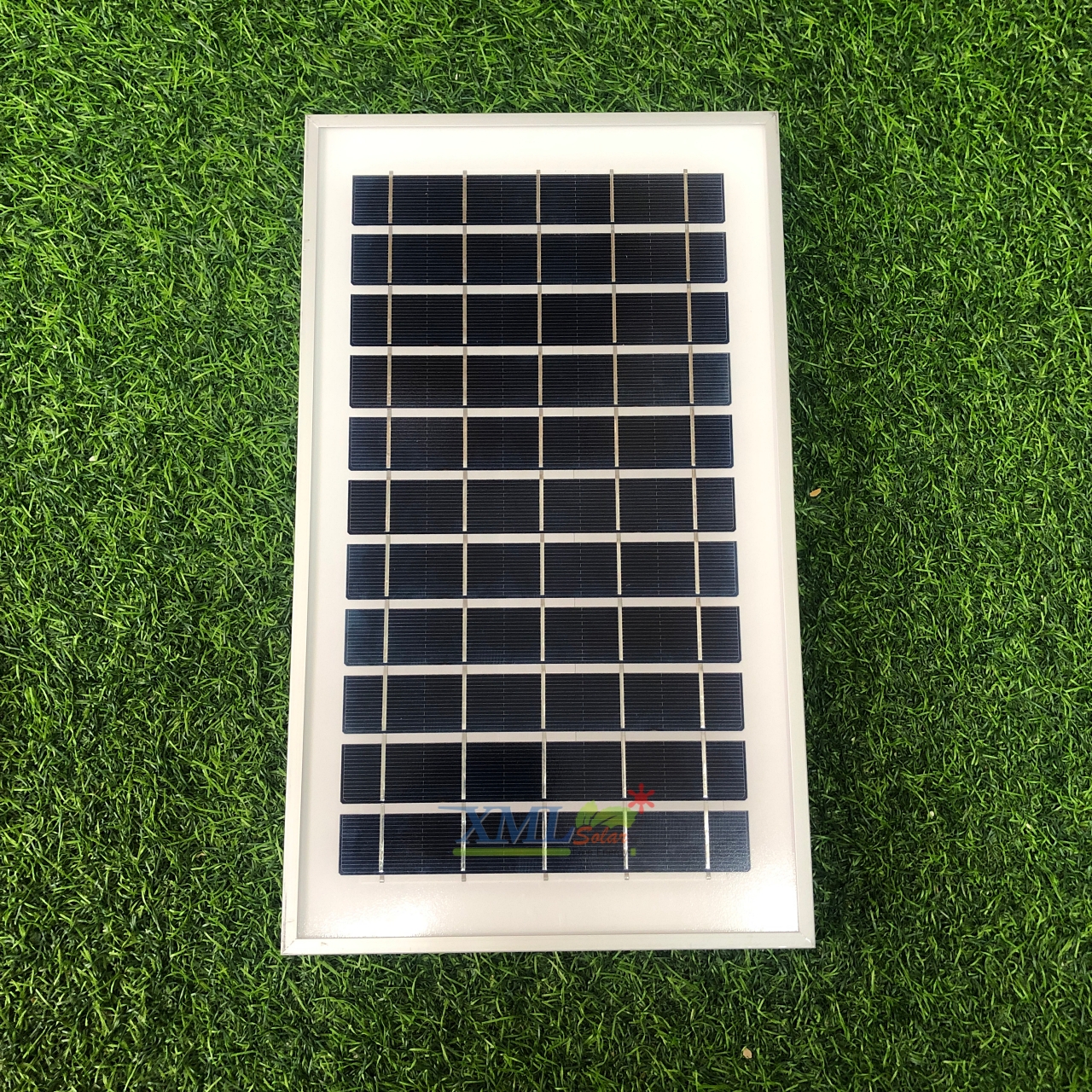 สปอร์ตไลท์โซล่าเซลล์ 25 W.รุ่นใหม่ JD8825L (แสง : เหลืองวอมไวท์)