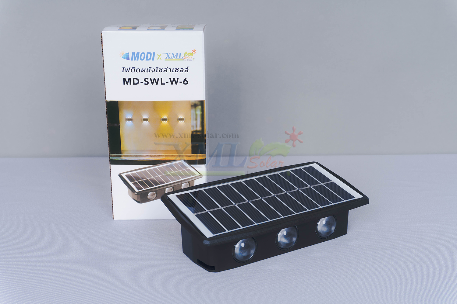 โคมไฟผนังโซล่าเซลล์ 6 LED รุ่นส่องบนล่าง (แสง : RGB)