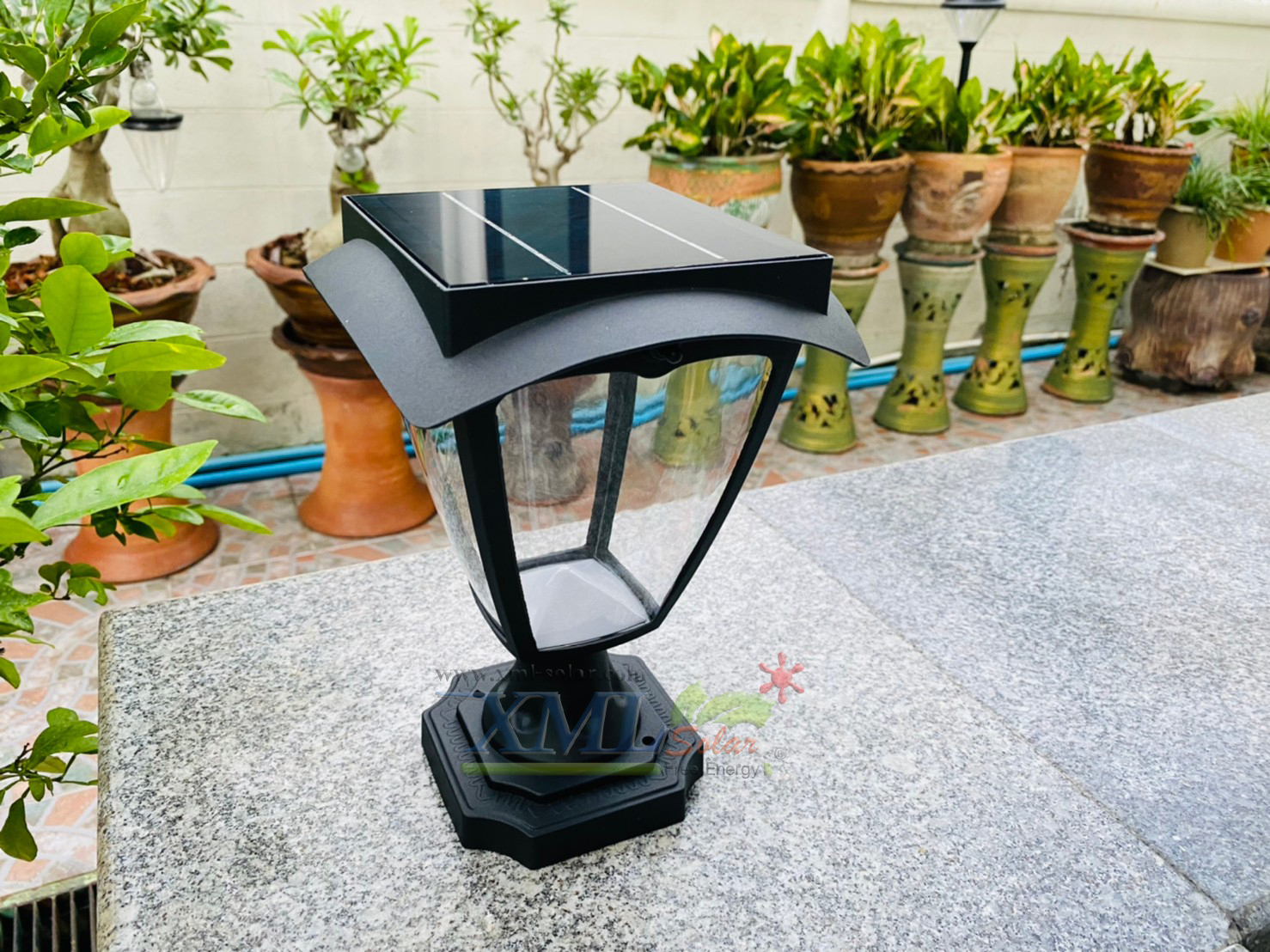 โคมไฟหัวเสาโซล่าเซลล์ สไตล์ยุโรป (เเสง : ขาว + เหลืองวอมไวท์)