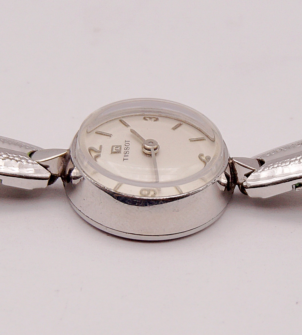 นาฬิกาเก่า TISSOT ไขลาน (นาฬิกาผู้หญิง)