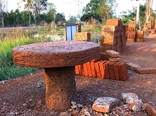 เหมือง ศิลาแลง ของเราเอง ครับ