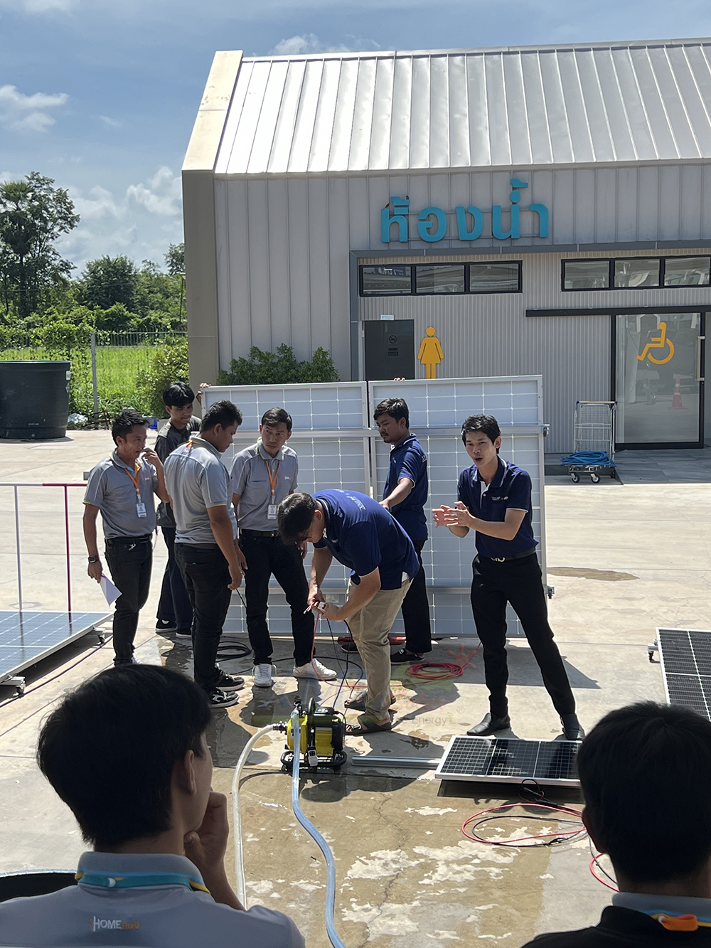 เครื่องสูบน้ำโซล่าเซลล์ (โข่งใหญ่) 400W / 48V. + เเผงโซล่าเซลล์ 580w