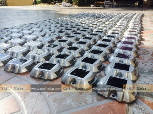 ไฟหมุดถนนโซล่าเซลล์ 6 LED รุ่น Robot (เเสง : แดงกระพริบ)