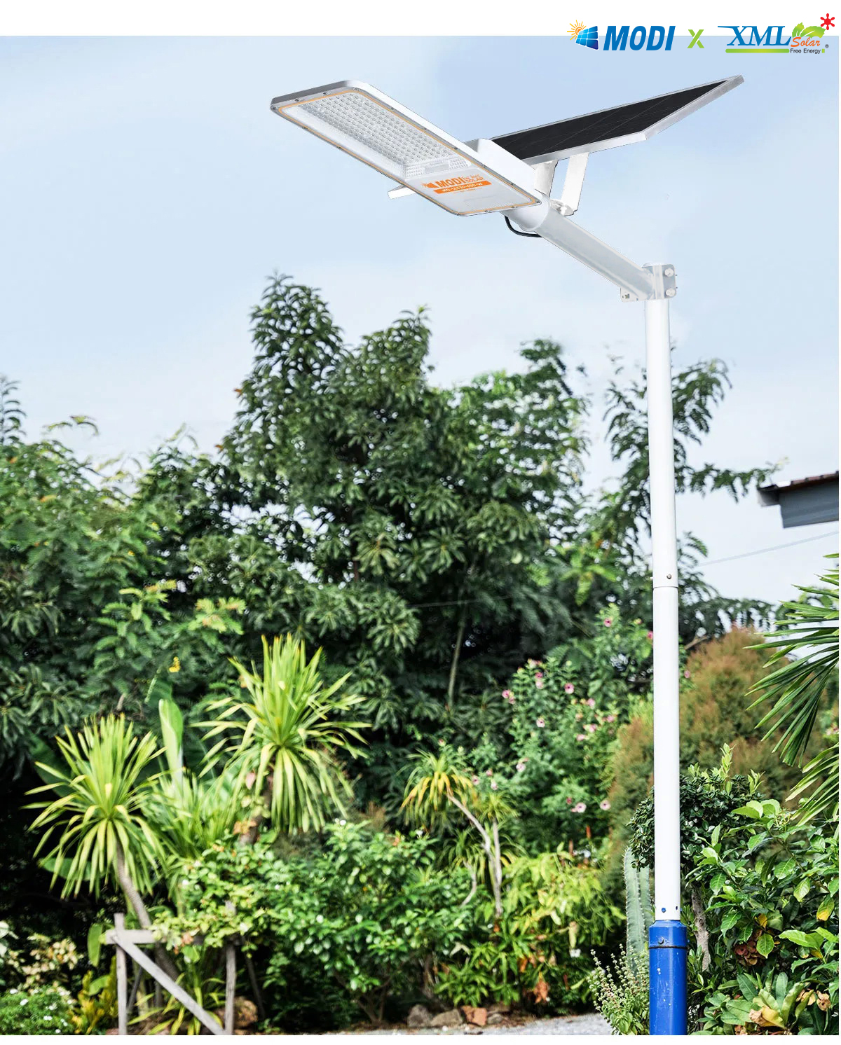 โคมไฟถนนโซล่าเซลล์ 600W รุ่น MD-SLT30-600W (แสง : ขาว)