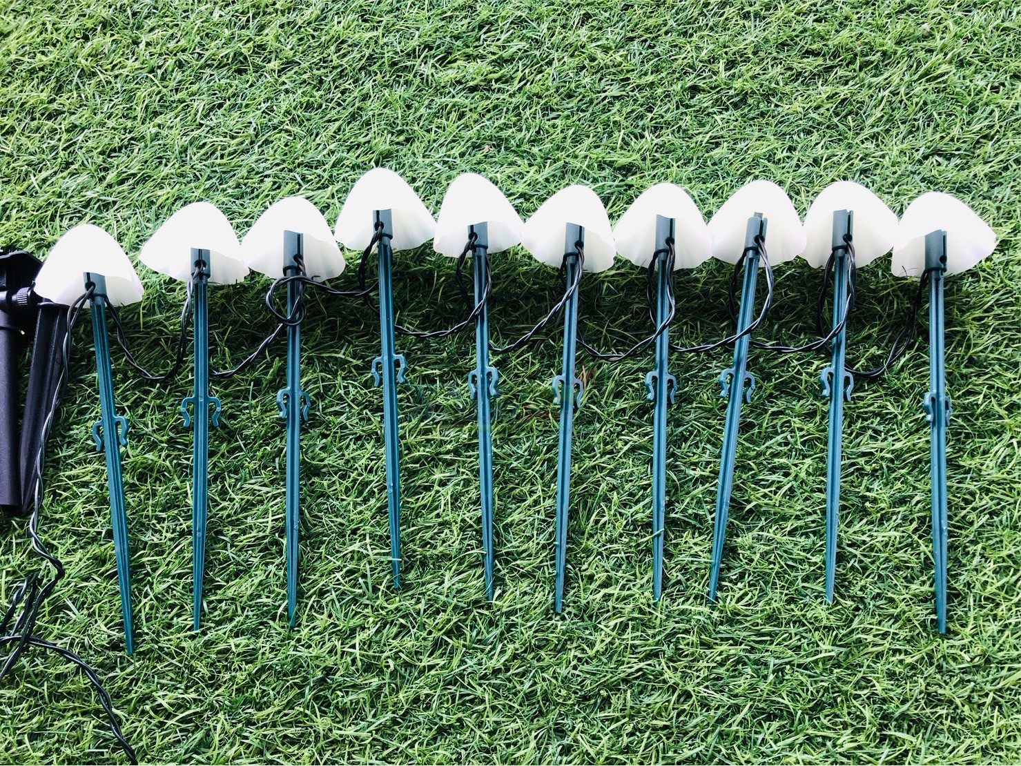 ไฟปักสนามโซล่าเซลล์ รูปเห็ด