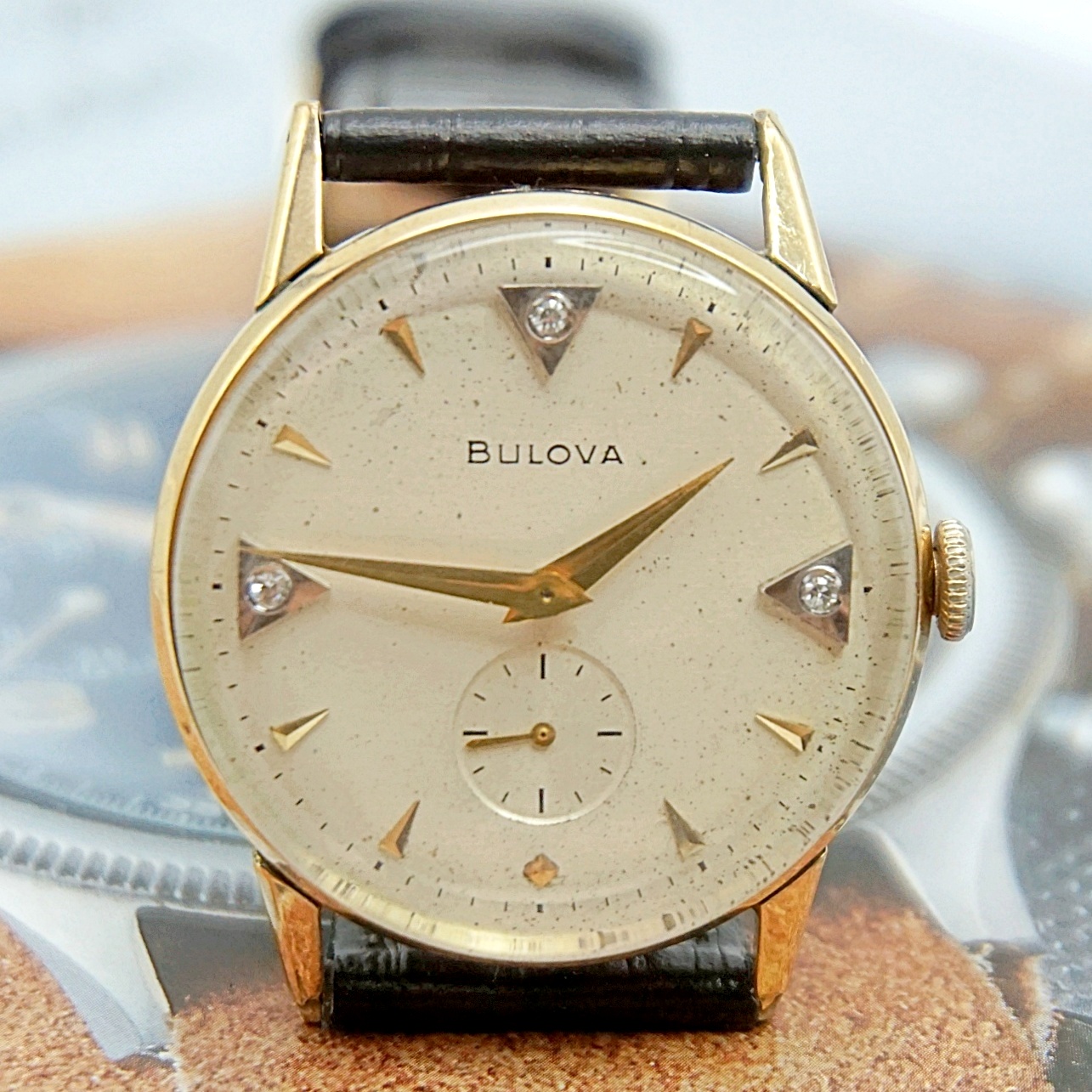 นาฬิกาเก่า BULOVA ไขลานสองเข็มครึ่ง