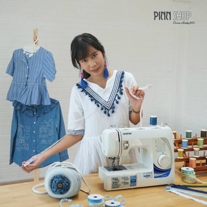 จักรเย็บผ้ายี่ห้อ Brother รุ่น GS-2700 จักรเย็บไฟฟ้าลายเย็บ 27 ลาย ฟรี! คอร์สเรียนออนไลน์ "ตัดเย็บเสื้อผ้าใส่เอง" และ "พื้นฐานการเย็บผ้า"+แผ่นรองจักร